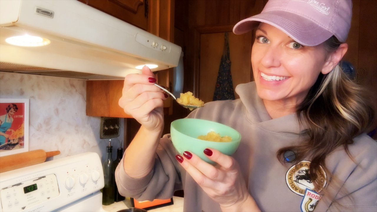 So Easy Homemade Applesauce